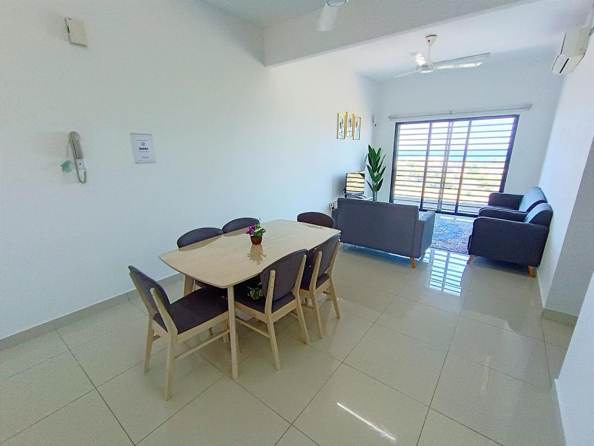 D'Luna Homestay Seaview I Sunrise View Куала Теренгану Екстериор снимка
