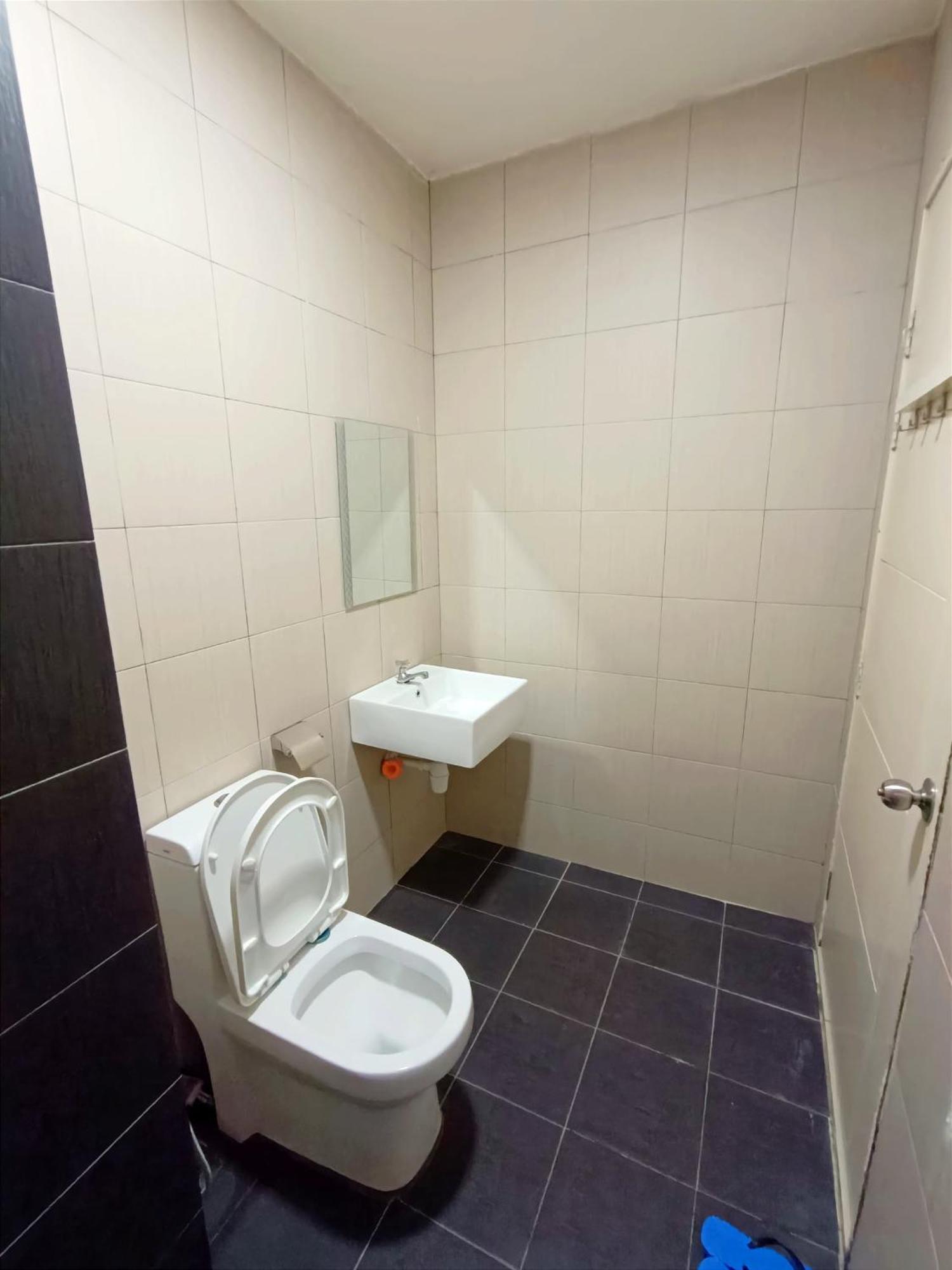 D'Luna Homestay Seaview I Sunrise View Куала Теренгану Екстериор снимка