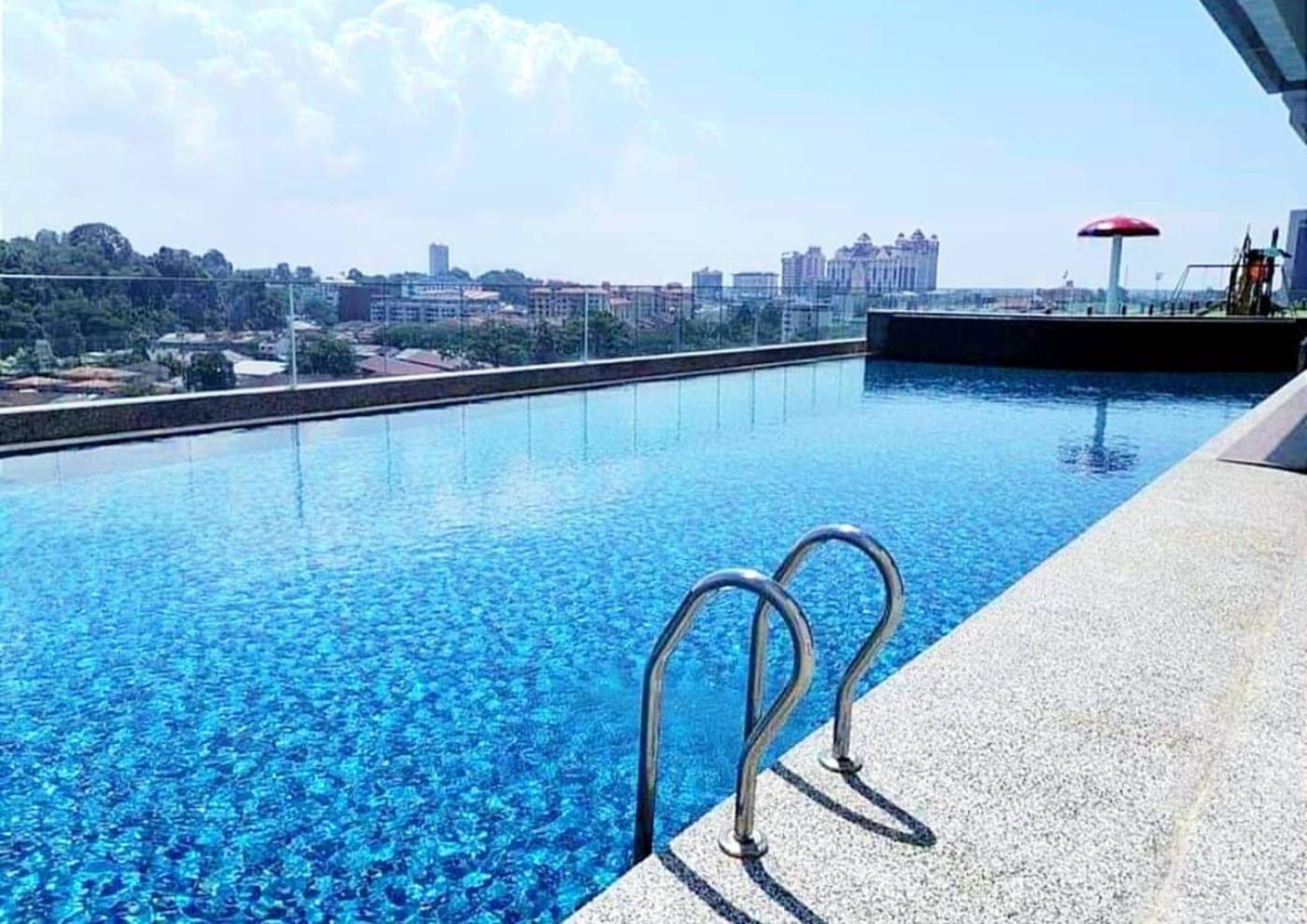 D'Luna Homestay Seaview I Sunrise View Куала Теренгану Екстериор снимка